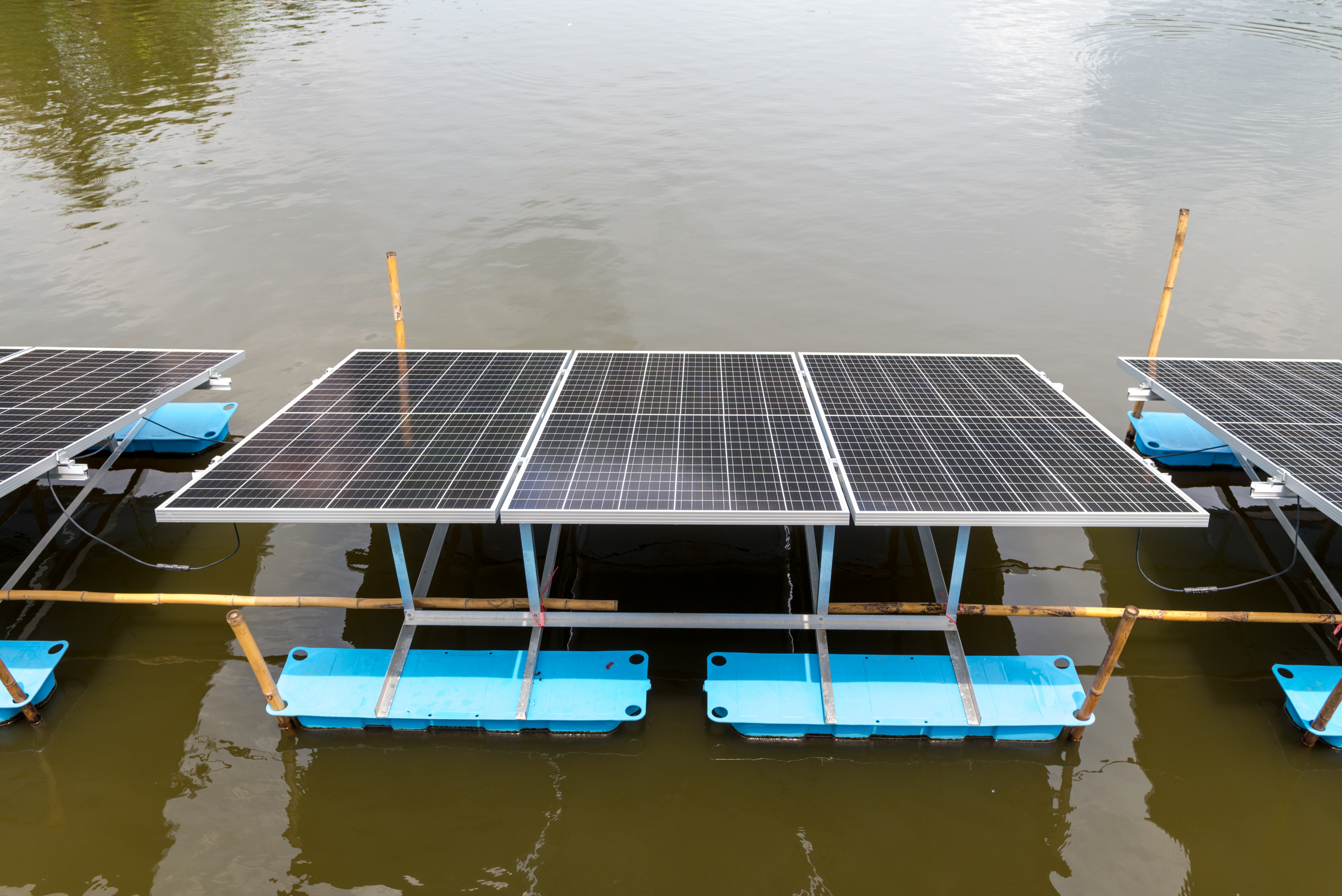 Plutajući solarni paneli su idealno rešenje u ovim slučajevima