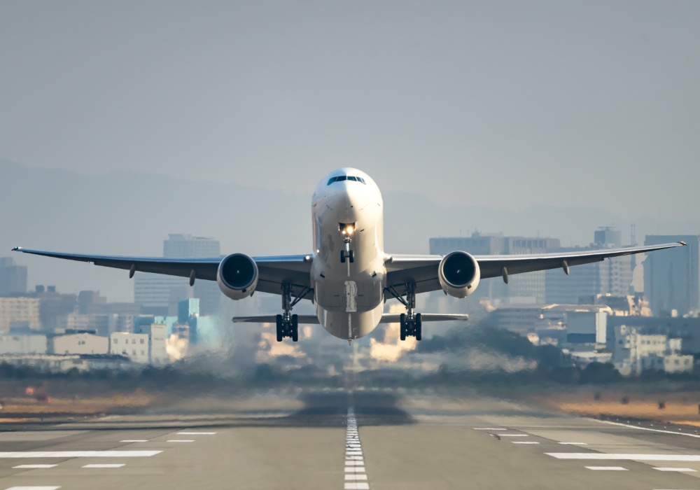 Da li veštačka inteligencija može da smanji uticaj aviona na klimatske promene?