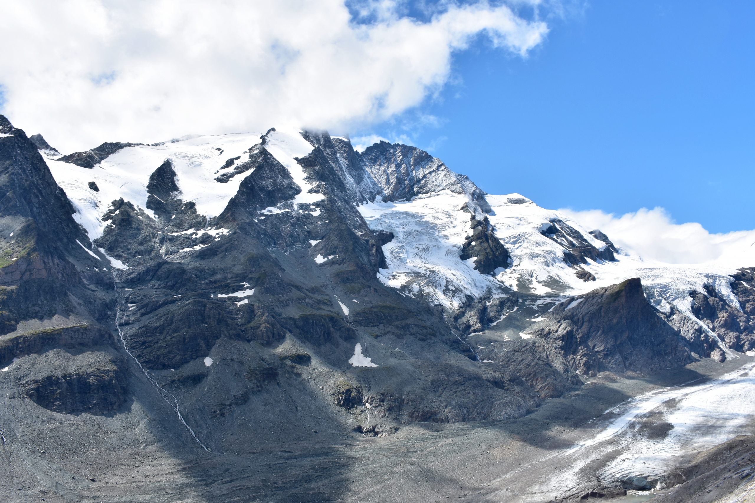Klimatska kriza stvara haos: Švajcarski vrh popustio pod teretom stena!