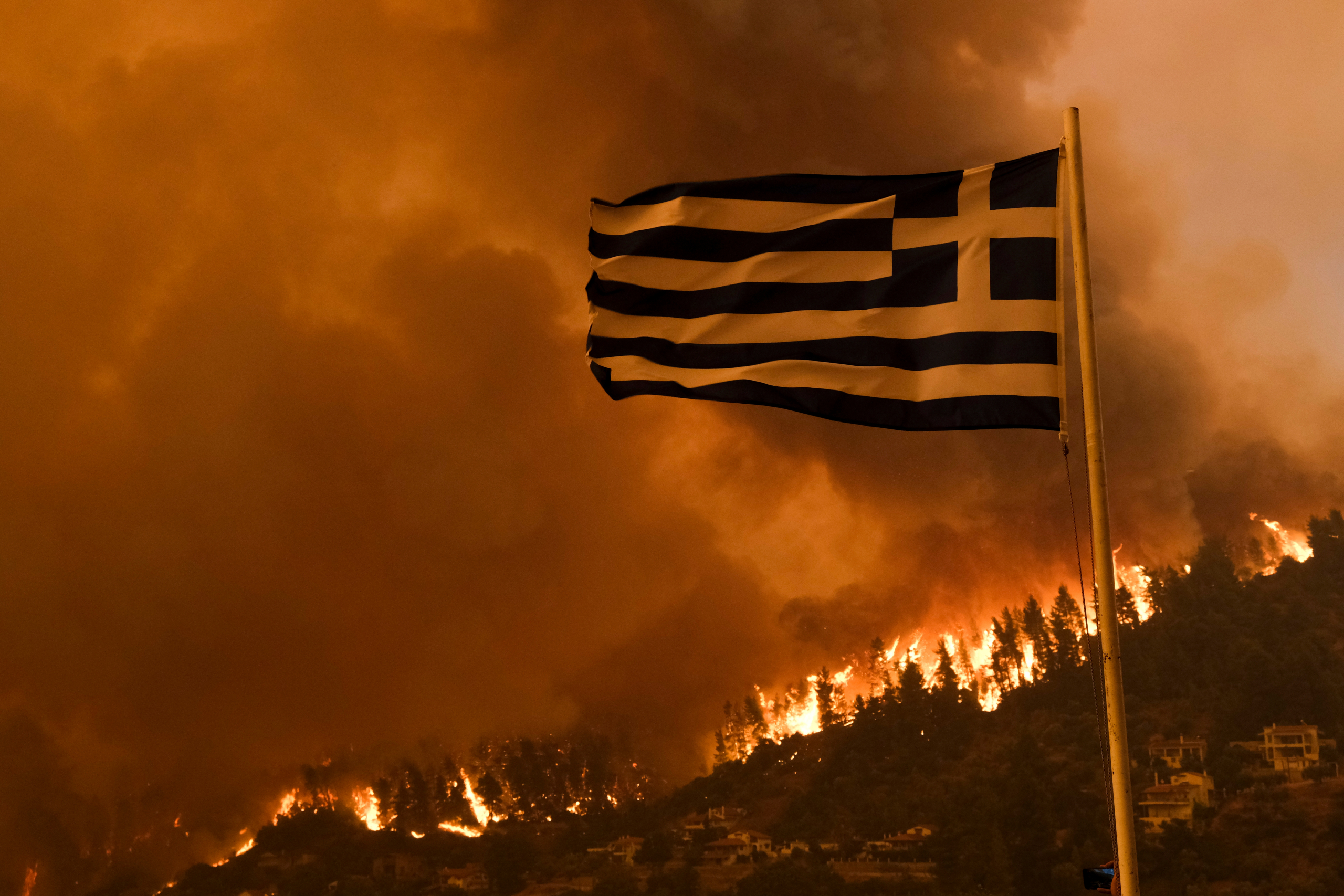 Požari skupo koštaju Evropu: Grčka najteže pogođena, uništeno 160.000 hektara zemlje