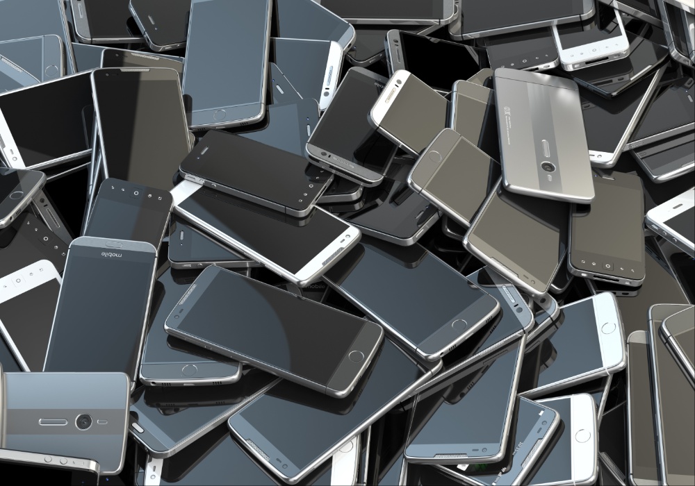 Razmatranje sudbine starih telefona: EU u potrazi za rešenjima za elektronski otpad