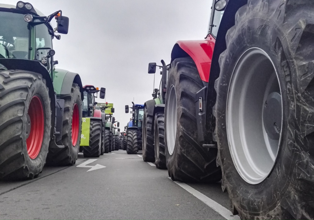 Stotine traktora u Berlinu: Nemački farmeri na barikadama protiv klimatskih mera