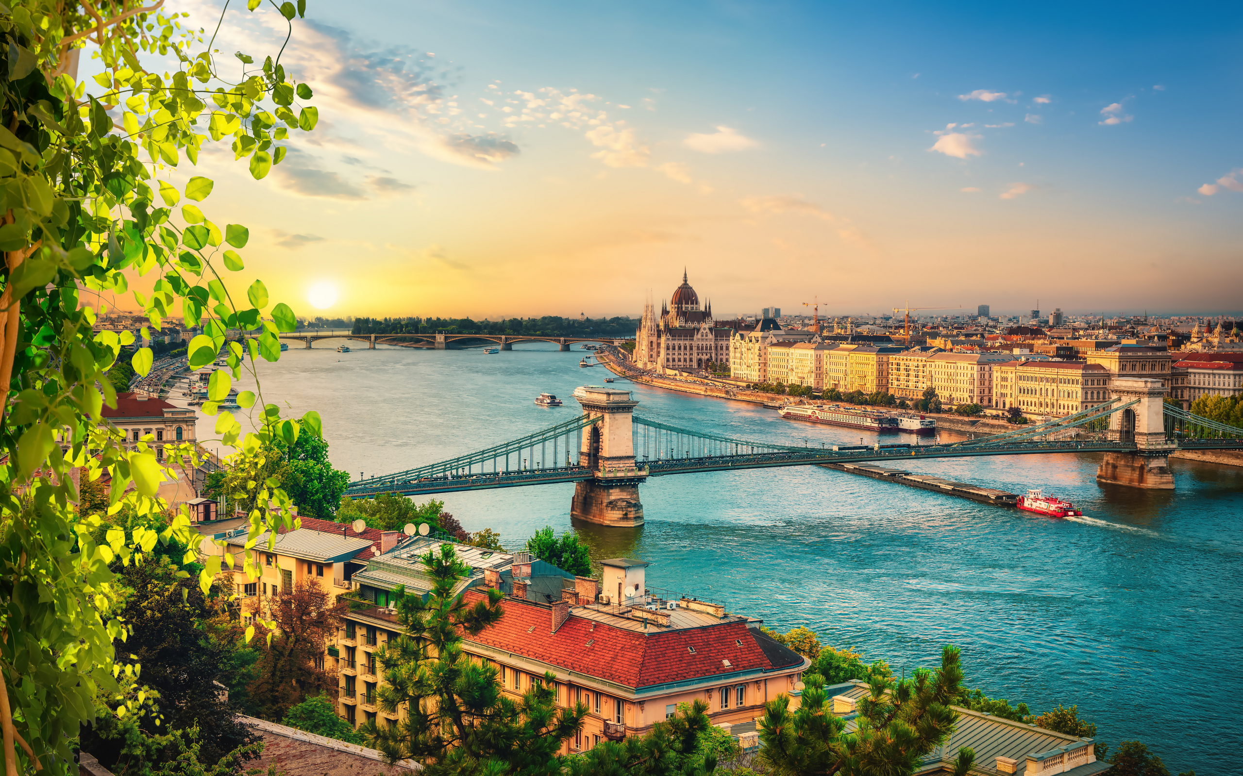 Najveći vodostaj Dunava u protekloj deceniji: Izlio se u Budimpešti, a šta je sa Srbijom?