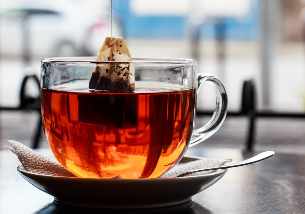 Kesice čaja i hrana za poneti povezane sa zauvek hemikalijama u krvotoku