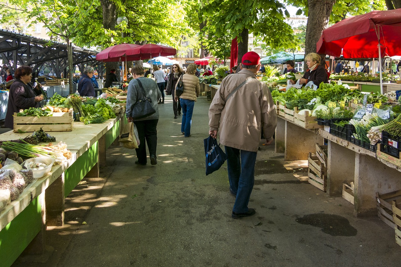 Duplo veća potražnja za breskvama: Na Veletržnici Beograd neočekivano povećan promet i jednog povrća