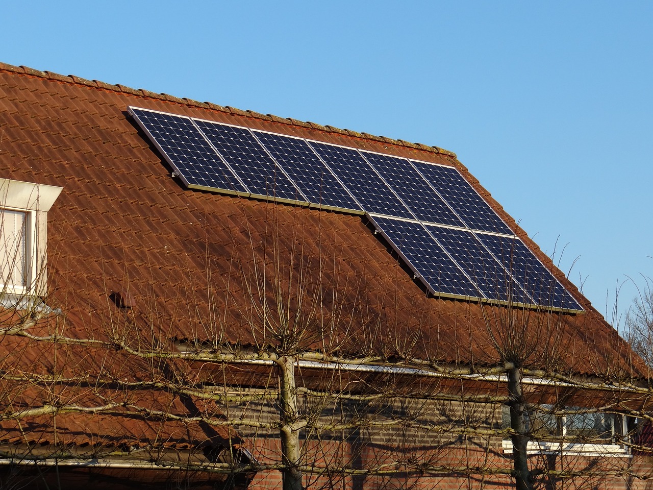 Vlada Srbije osnažuje održivost kod građana: Smanjuju se računi kupcima-prizvođačima električne energije