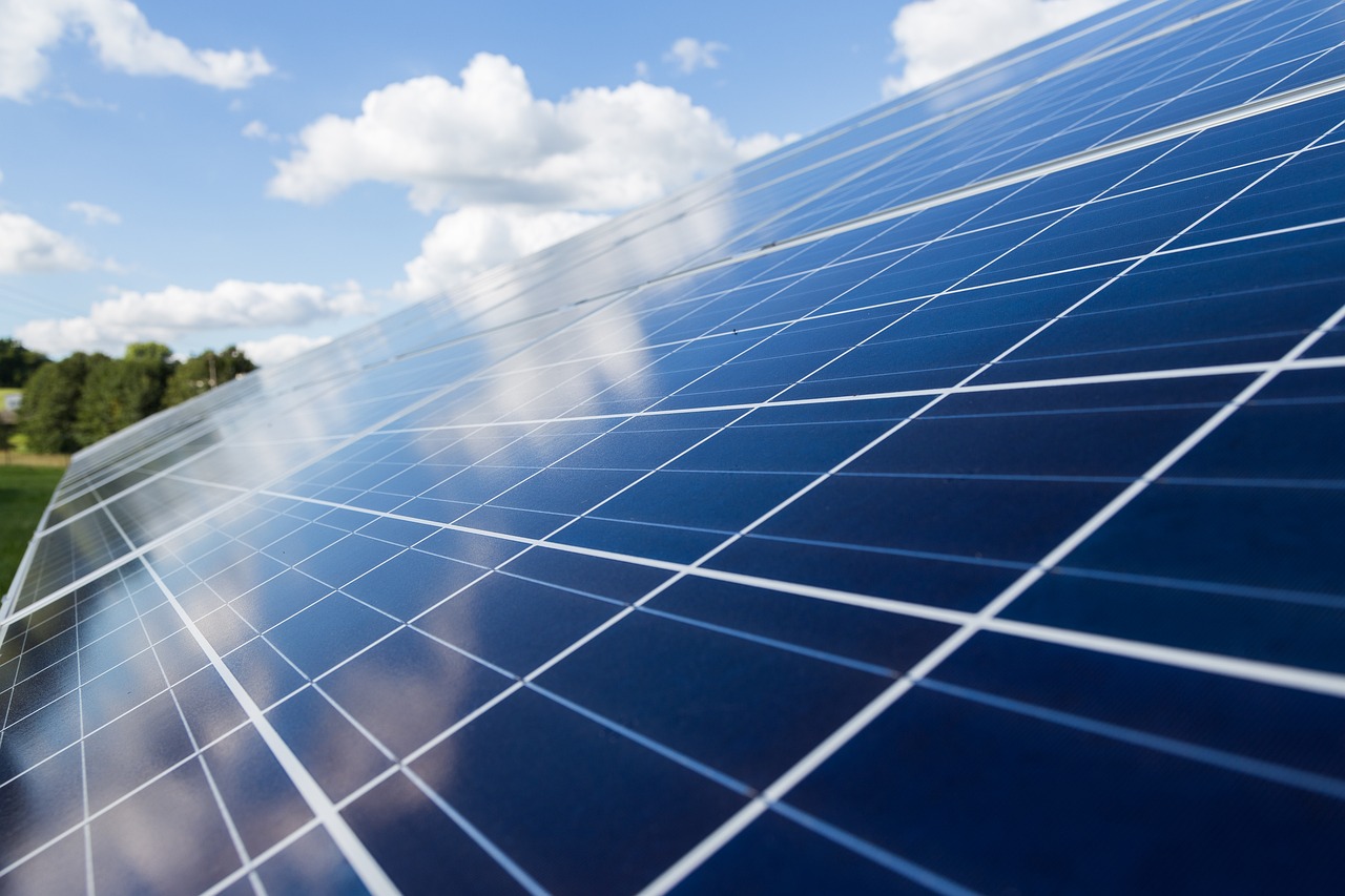 Svet će ove godine instalirati 544 GW solarnih kapaciteta