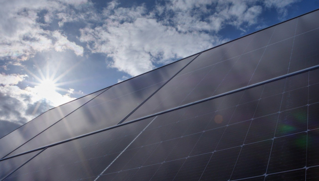 Evropa zatrpana strujom: Solarni bum oborio cene ispod nule i doveo mreže do granice pucanja