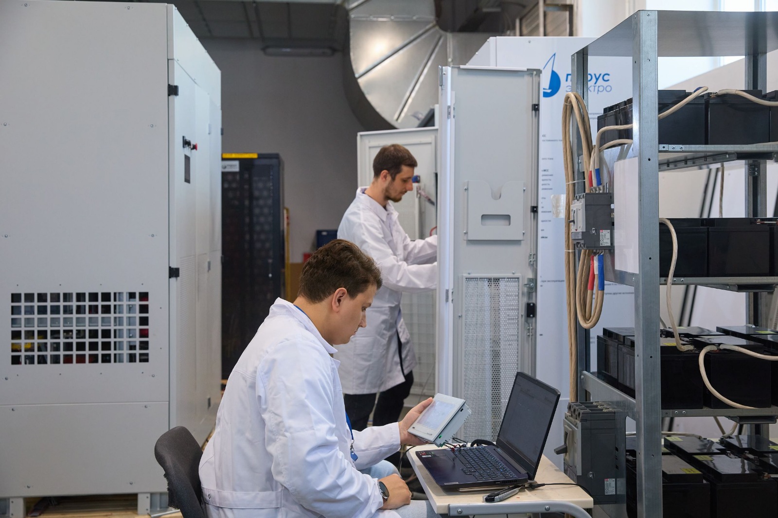 RUSI PREDSTAVILI REVOLUCIONARNI SOLARNI INVERTER: Radi i na -50°C, a kvar se otklanja za par minuta