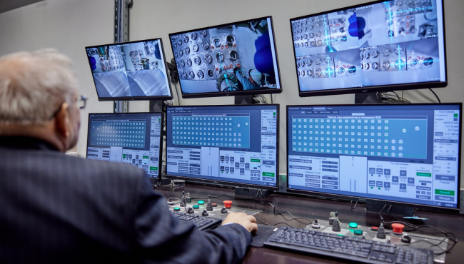 Fabrika budućnosti gotovo bez ljudske ruke: Roboti čuvaju radnike i okolinu od radioaktivnog otpada